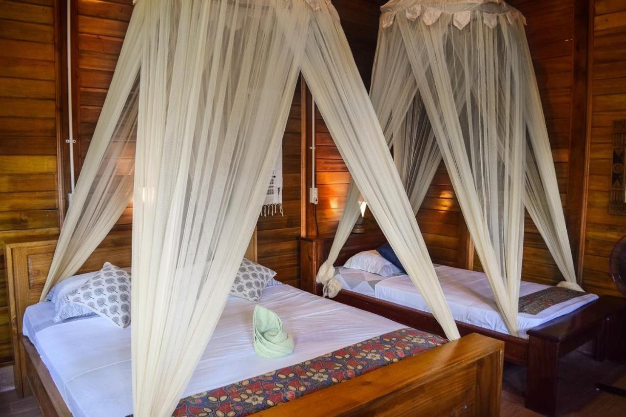 Two Fish Resort Lembeh بيتونغْ الغرفة الصورة